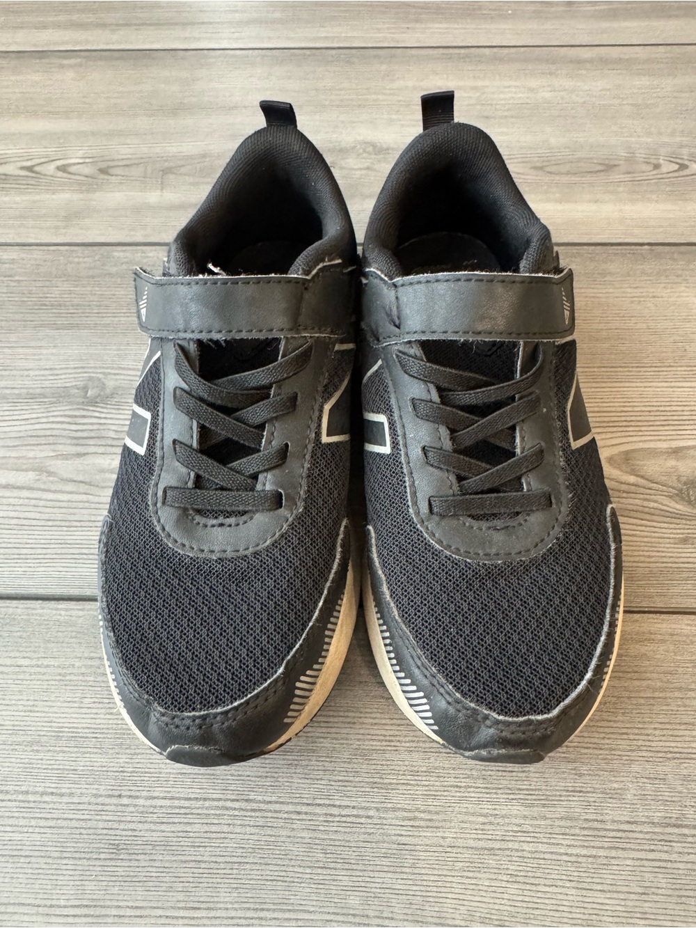 New Balance Black Kids Sneakers with White Accents